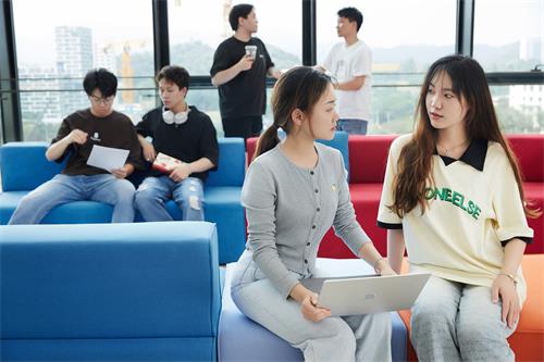 秉承交叉创新